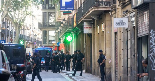 Foto: Muere un hombre apuñalado en una pelea en Barcelona y detienen al presunto autor. (Efe)