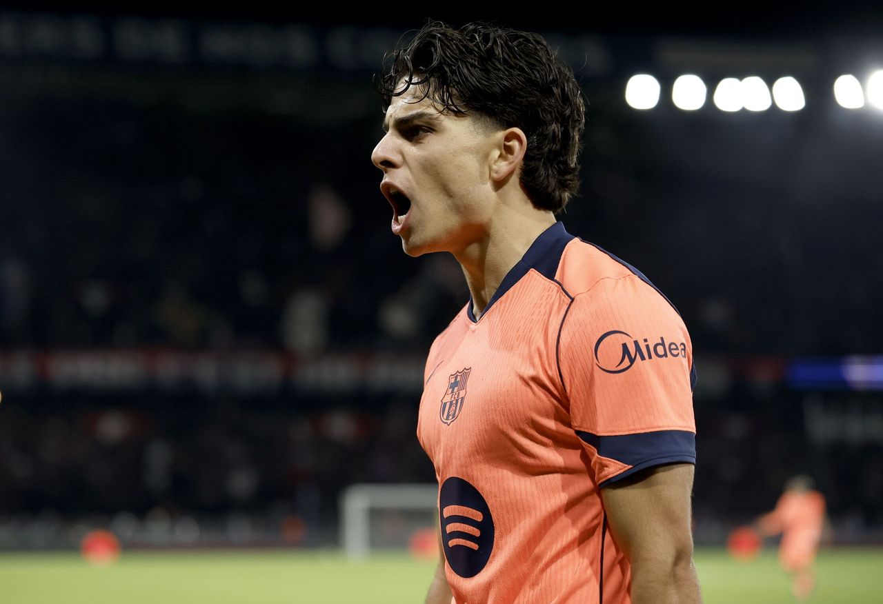 Xavi Espart celebra su gol ante el PSG. (EFE/EPA/Yoan Valat)