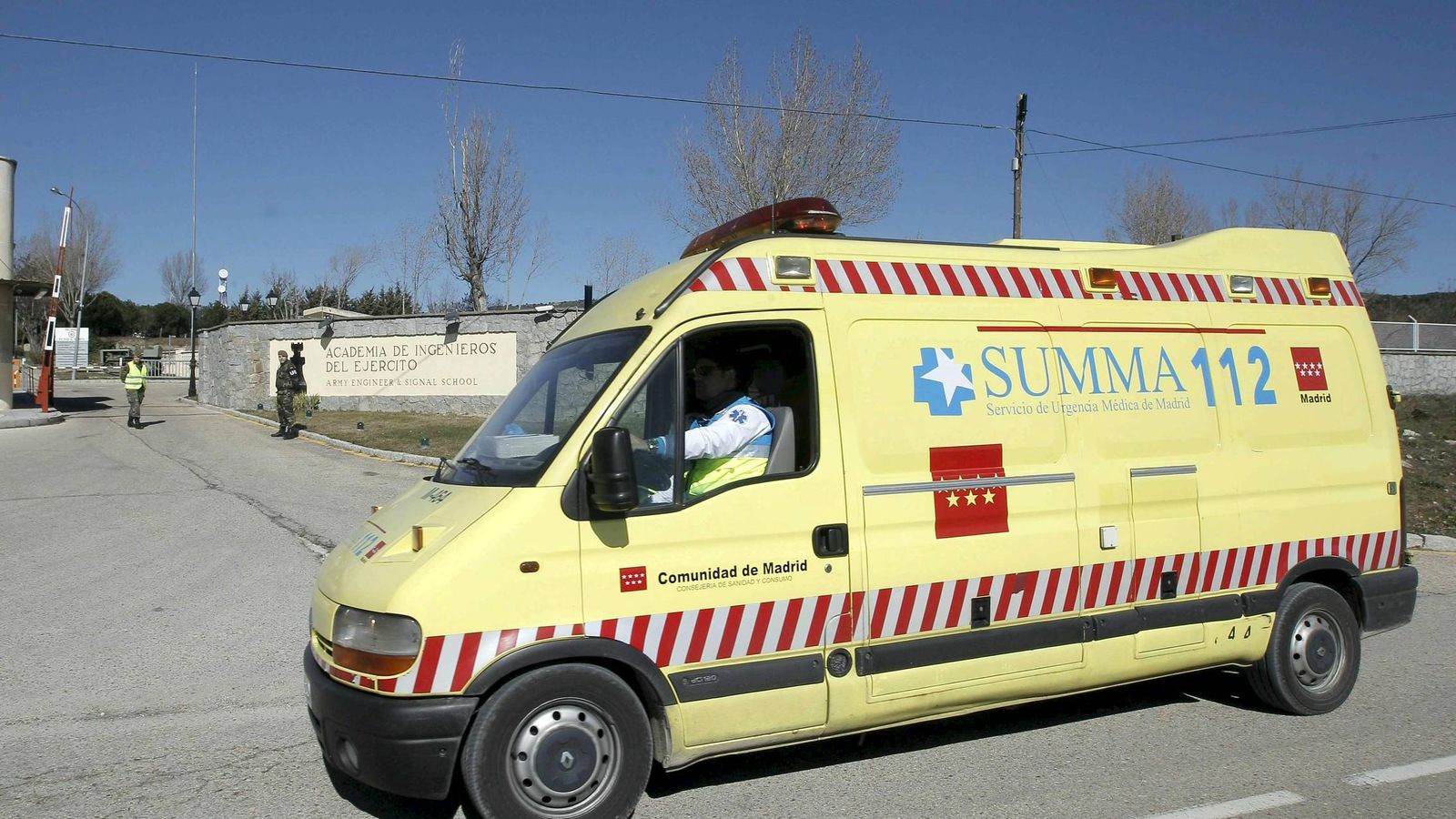 Foto: Una ambulancia en la Comunidad de Madrid (Efe)