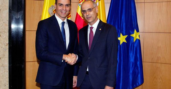 Foto: El presidente del Gobierno de España, Pedro Sánchez (i) y el jefe de Gobierno de Andorra, Antoni Martí (d). (EFE)