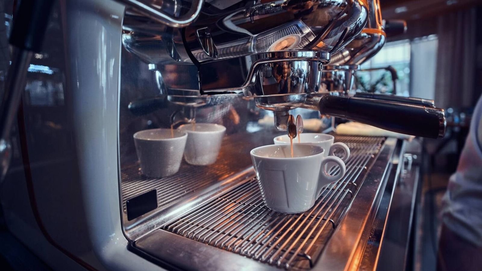 Dan 18.000 euros a una IA para que monte una cafetería y lo que pasa dice mucho del futuro que nos espera