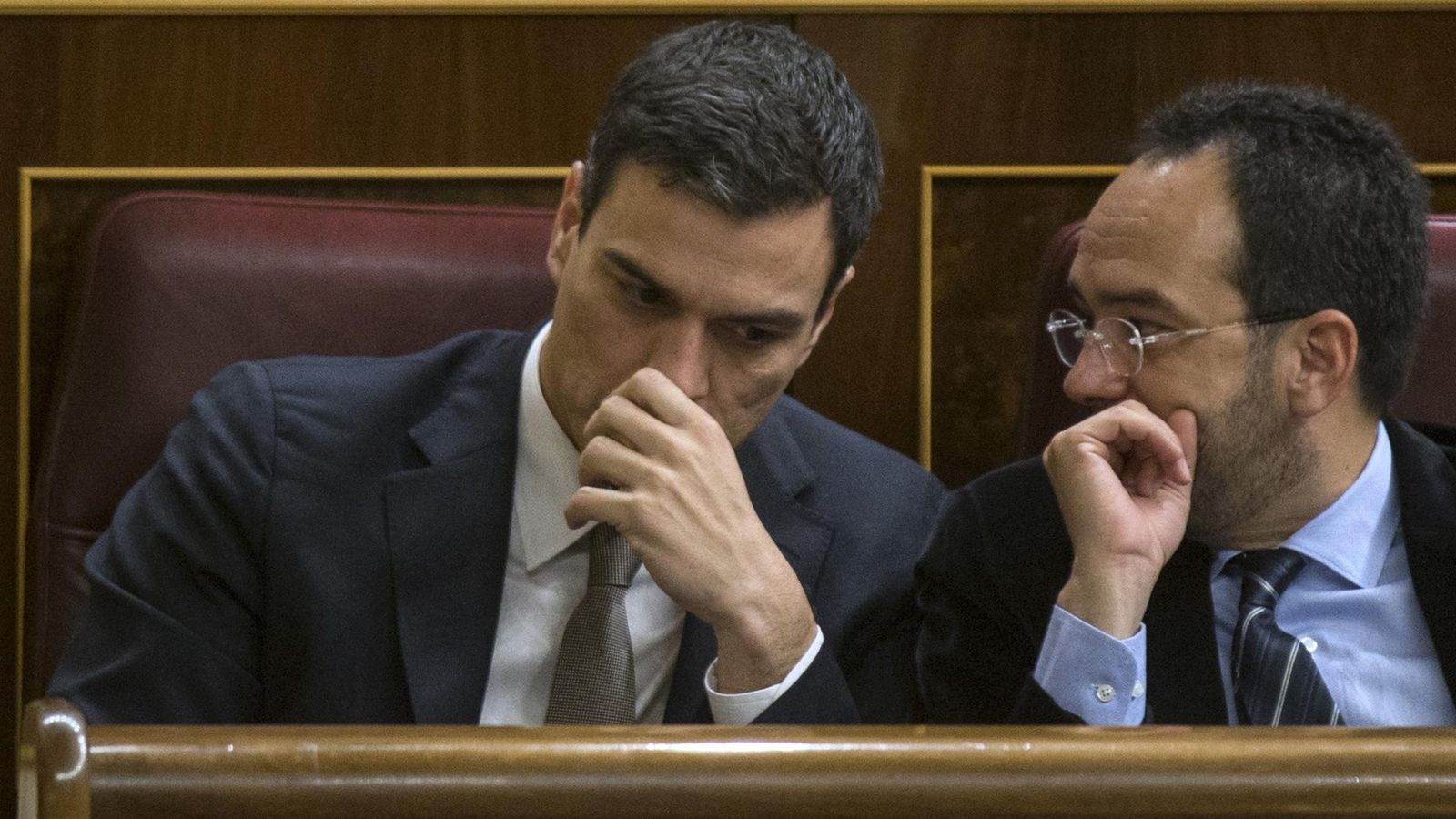 Foto: Antonio Hernando, junto a Pedro Sánchez, el pasado mes de febrero en el Congreso. (Reuters) 