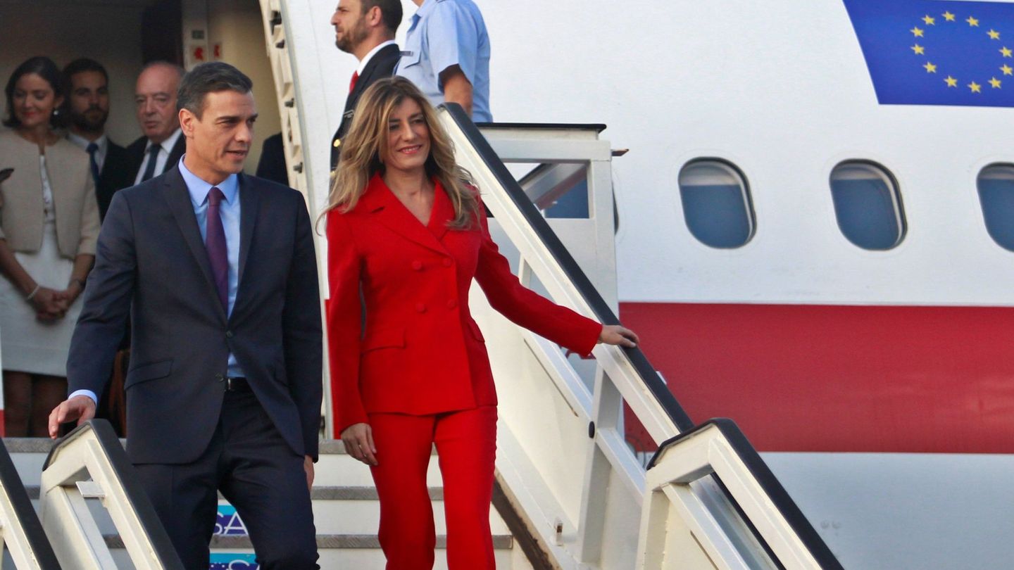 El presidente español, Pedro Sánchez, y su esposa María Begoña Gómez. (EFE)