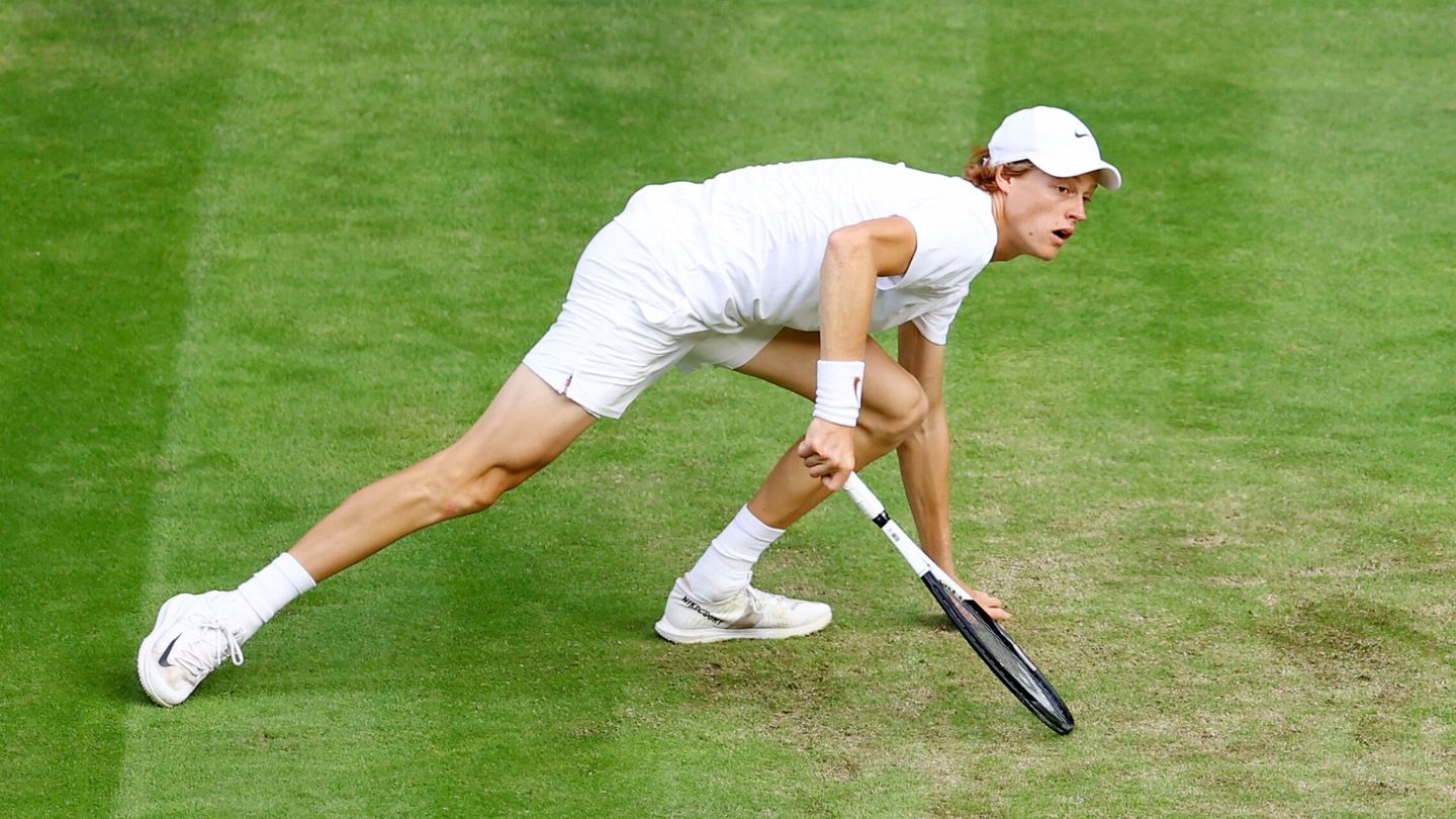 Jannik Sinner, en el partido de Wimbledon en el que ganó a Carlos Alcaraz. (Reuters/Hannah Mckay)