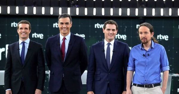 Foto: Casado, Sánchez, Rivera y Pablo Iglesias, en RTVE. (La Academia de la Televisión).