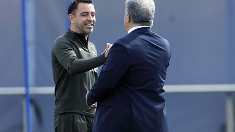 Xavi seguirá en el Barça después de una cumbre en casa de Laporta