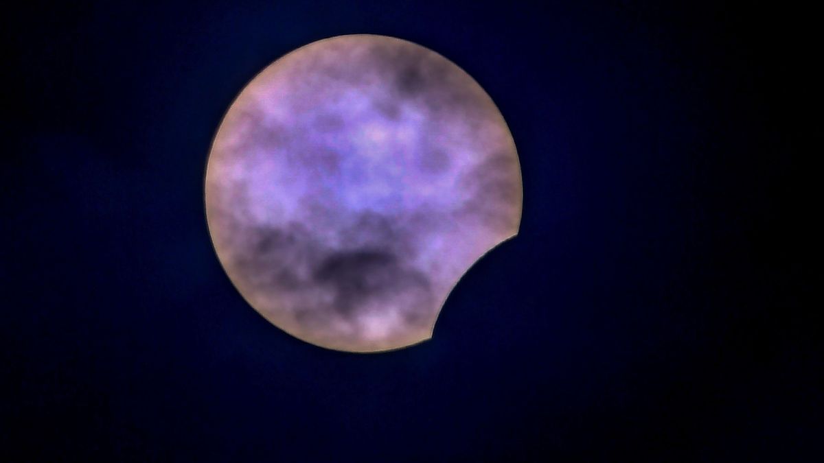 ¿A qué hora y cómo se podrá ver el eclipse solar? Guía para seguirlo desde España