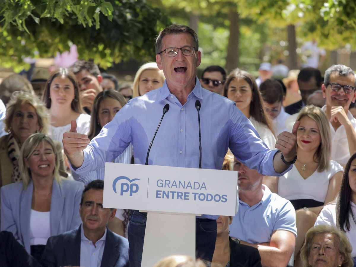 Foto: Feijóo, en un mitin del PP en Granada. (EFE/Pepe Torres)