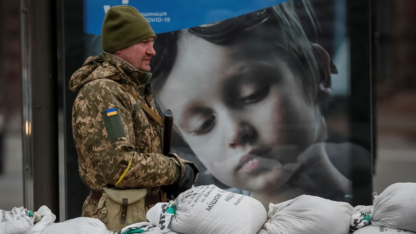 Foto: Un soldado ucraniano, en Kiev. (Reuters/Gleb Garanich)