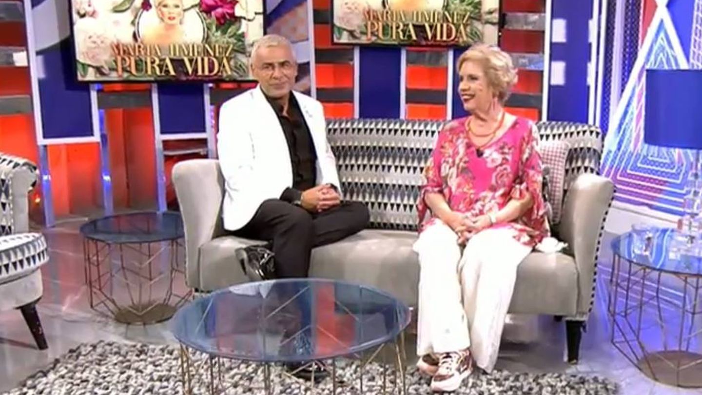 Jorge Javier Vázquez y María Jiménez, en 'Sábado Deluxe'. (Telecinco)