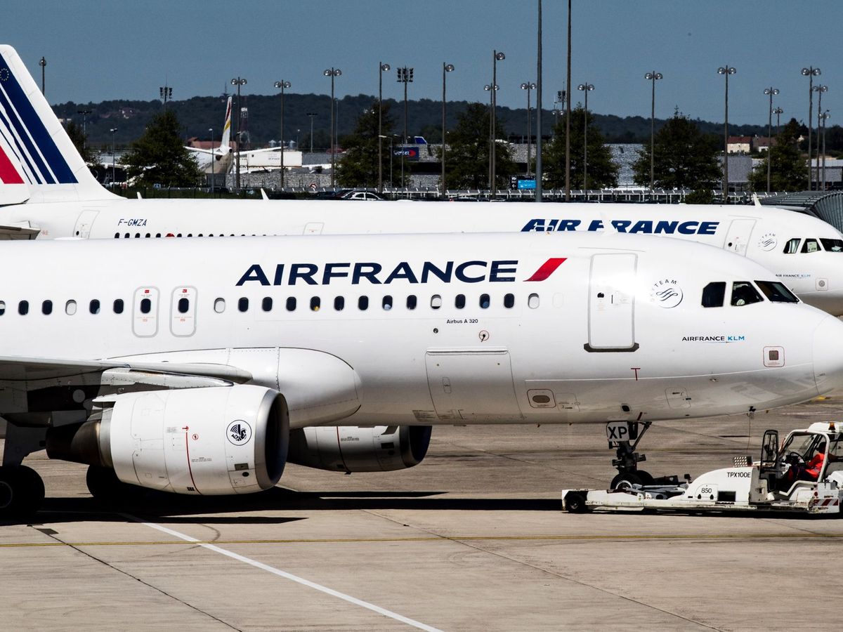 Foto: Aviones de la aerolínea Air France. (EFE/Etienne Laurent)
