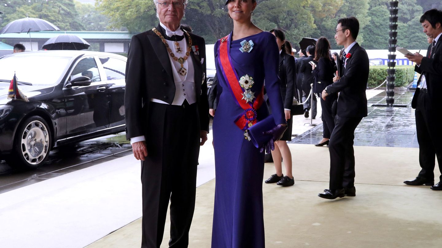La princesa Victoria y el rey Carlos Gustavo de Suecia. (Reuters)