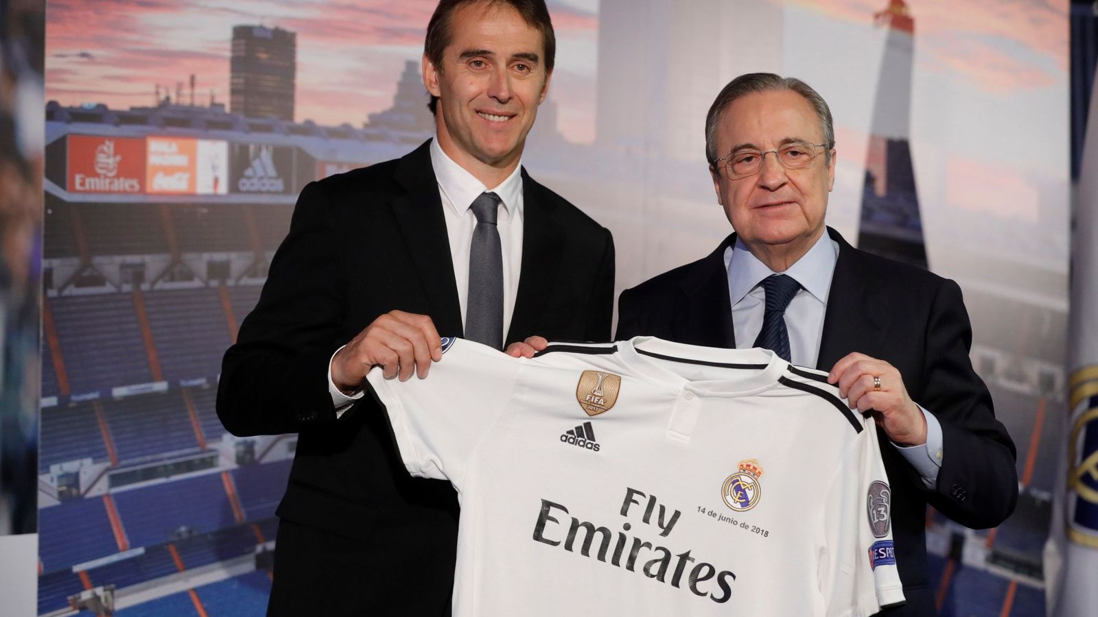 Foto: Julen Lopetegui, con Florentino Pérez, en su presentación como entrenador del Real Madrid. (EFE)