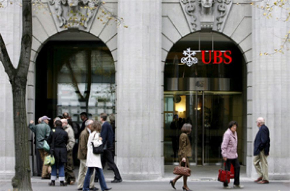 Foto: Suiza y EEUU firman el acuerdo por el que UBS entregará 4.450 nombres