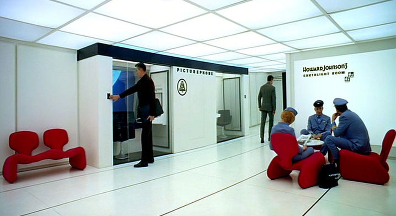 La cabina del Picturephone, con el logo de Bell System, en '2001: una odisea del espacio'