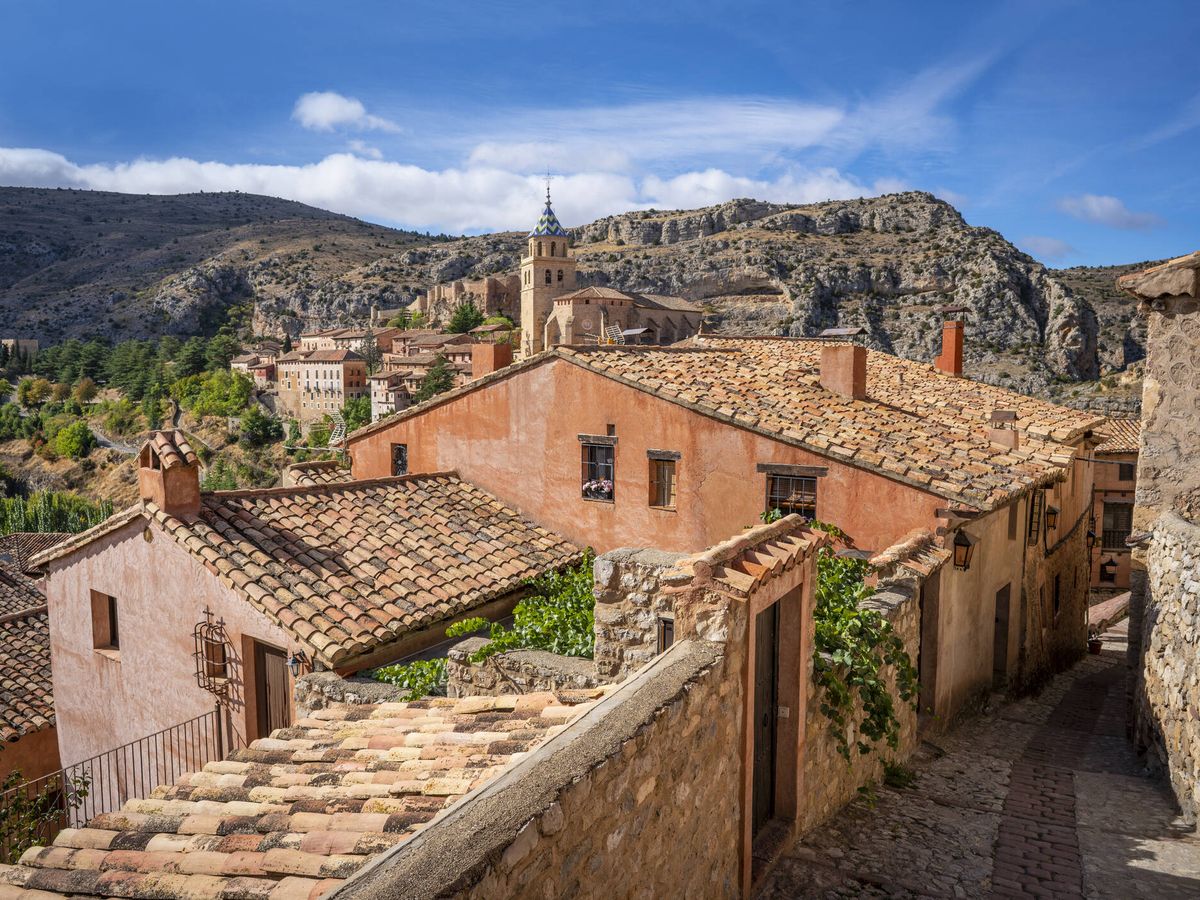 Foto: Calles del pueblo de Albarracín en Teruel (Fuente: iStock)