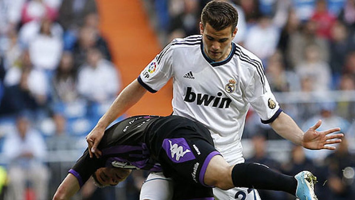 Nacho amplía su vínculo con el Real Madrid y confirma la renovada confianza en La Fábrica