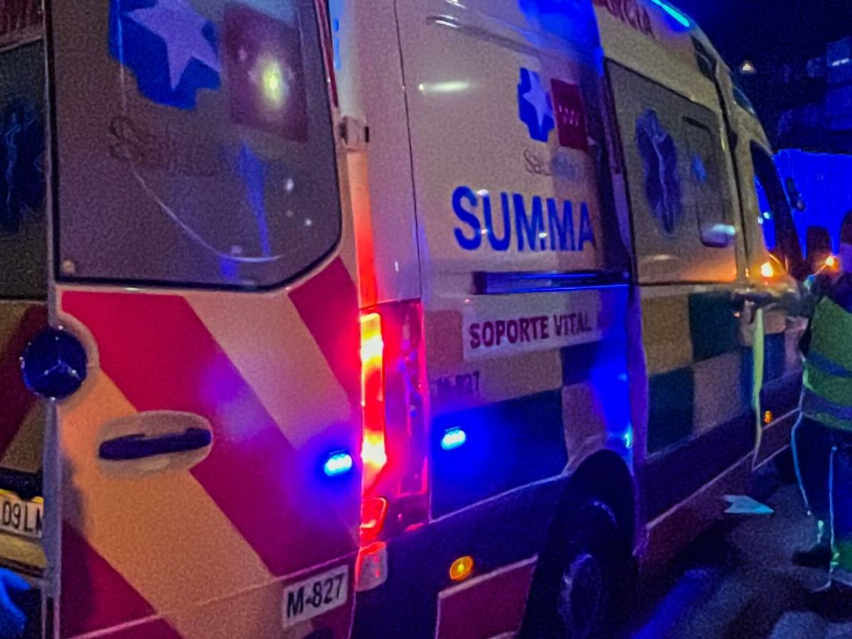 Foto: Imagen de archivo de una ambulancia del Summa. (EFE)