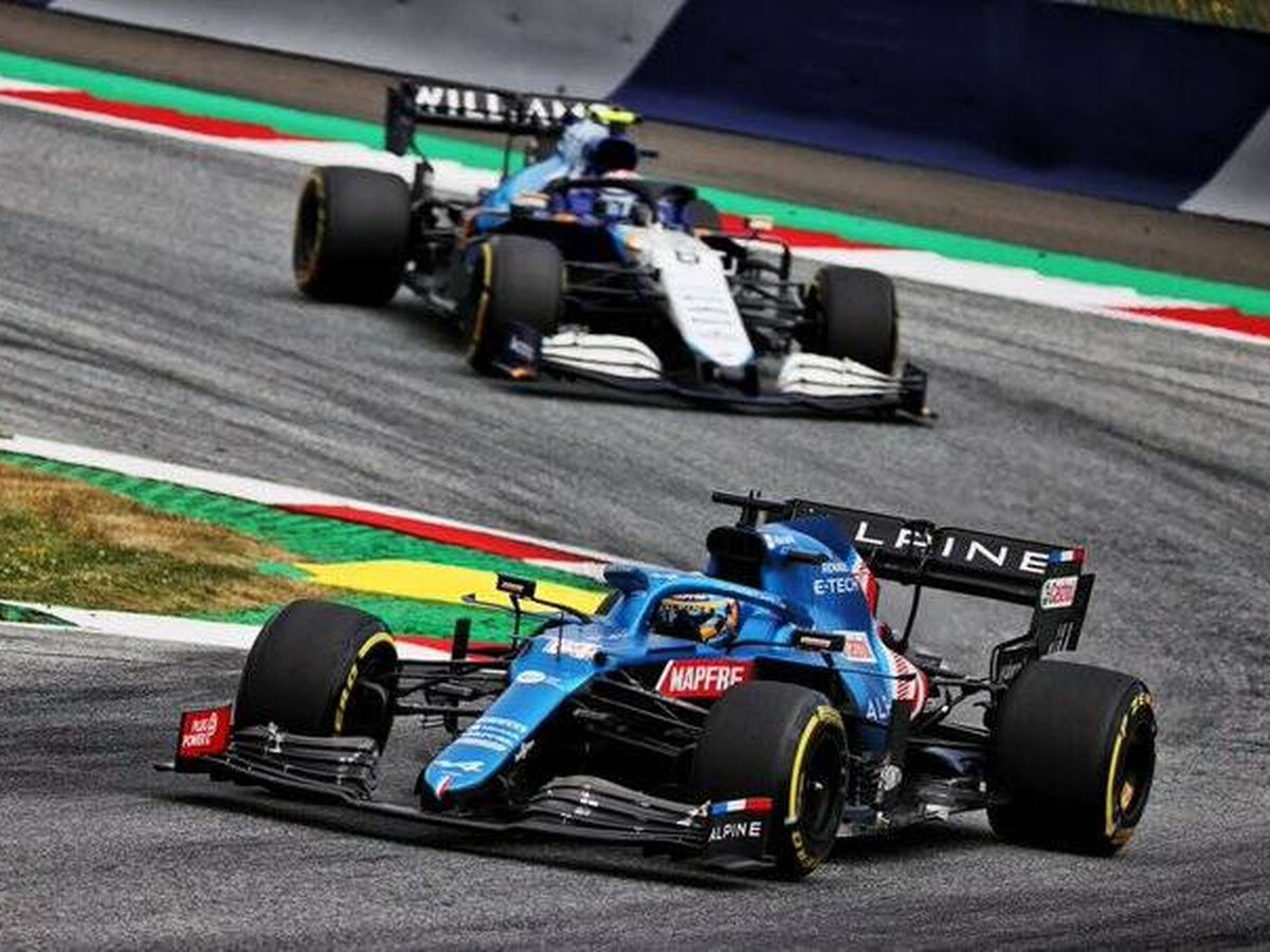 Foto: Duelo entre Alonso (Alpine) y Russell (Williams). 