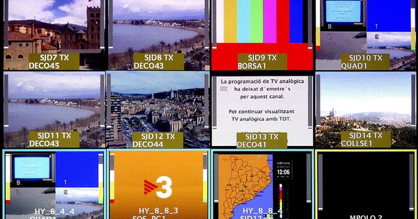 Foto: Varias pantallas en un centro de control de emisiones de TV3. (EFE)