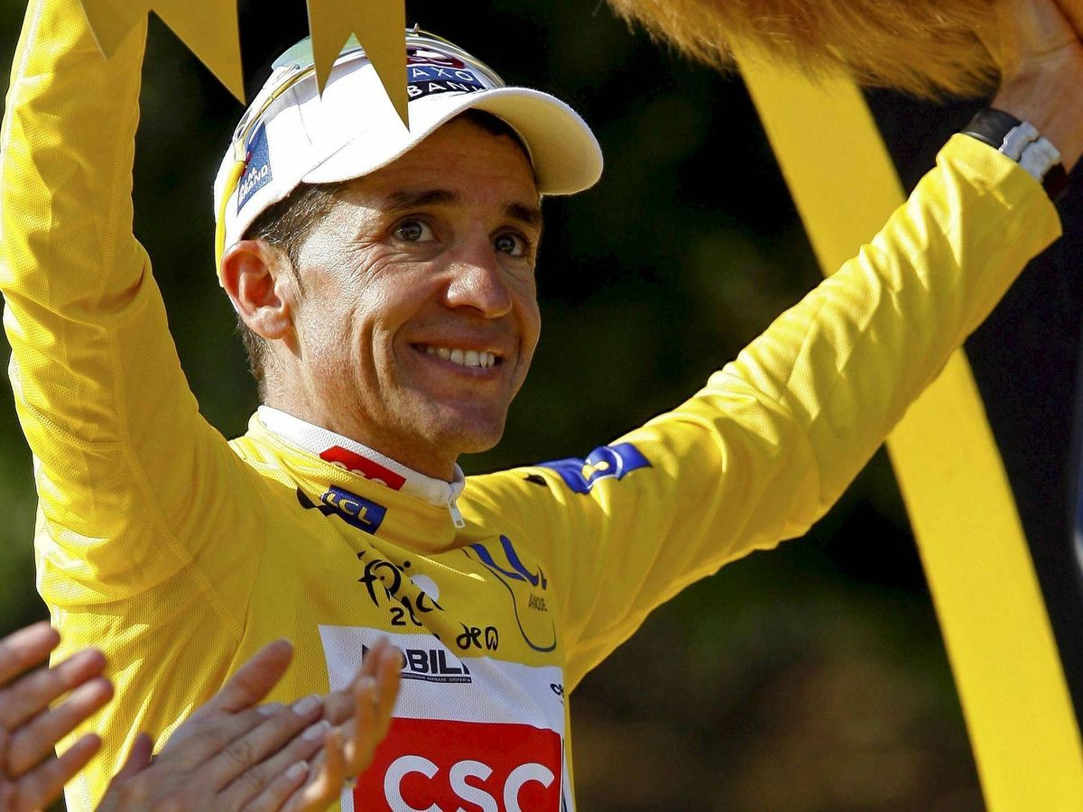 Foto: Carlos Sastre, tras ganar el Tour en 2008. (EFE)