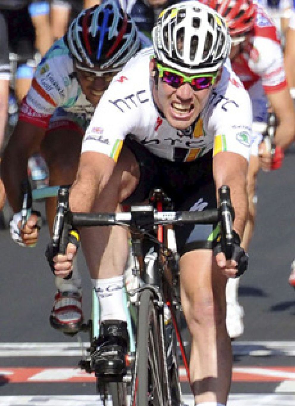 Foto: Cavendish se adjudica la décima etapa; Contador mantiene la "maglia rosa"