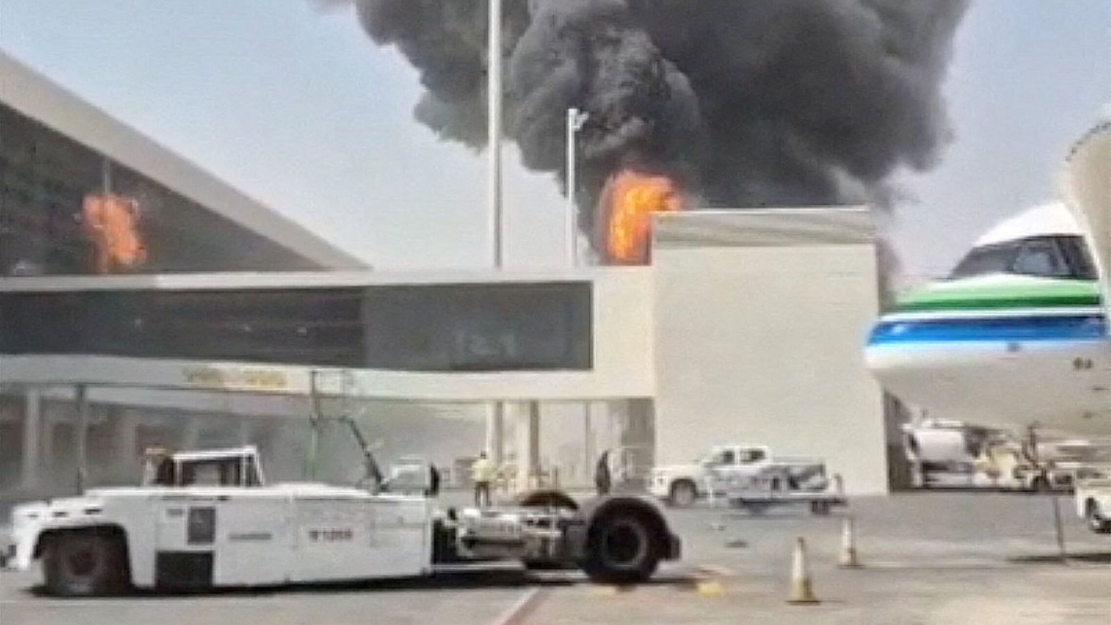Un muerto y ocho heridos en un nuevo ataque a un aeropuerto internacional de Arabia Saudí