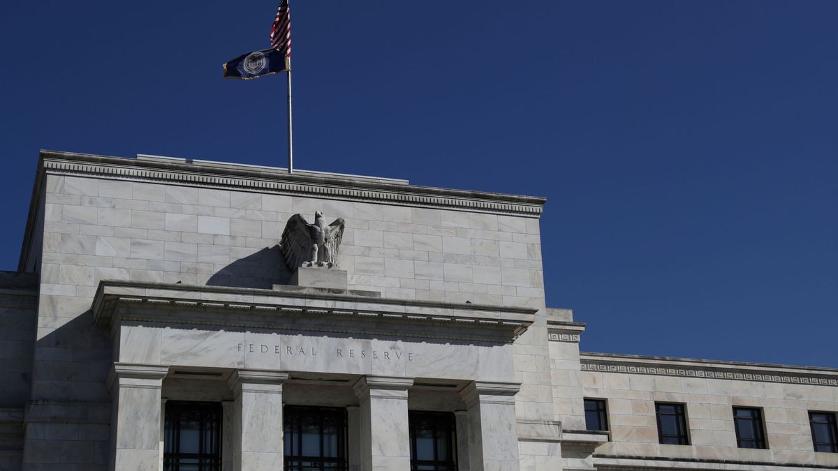 La Fed decide sobre los tipos de interés con presión pública de Trump para que los baje