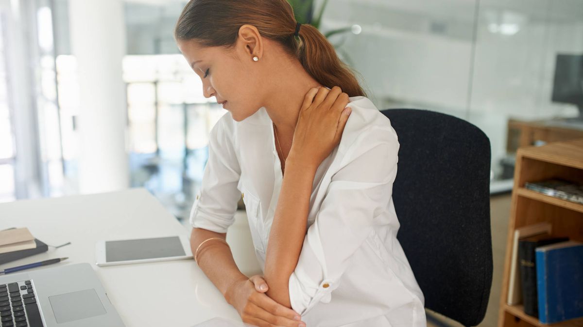Por qué el dolor de hombros es tan común (y cómo se puede evitar)