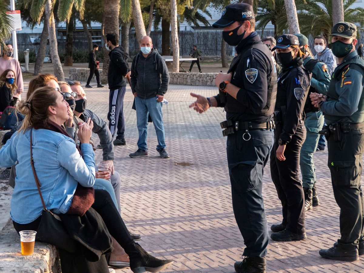 Foto: Policía local en Baleares. (EFE/Cati Cladera)