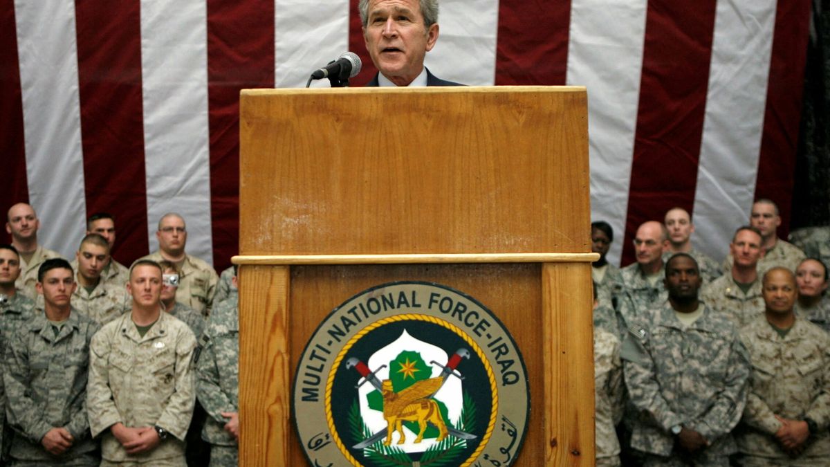 El lapsus de George W. Bush: "La injustificada y brutal invasión de Irak... Quiero decir Ucrania"