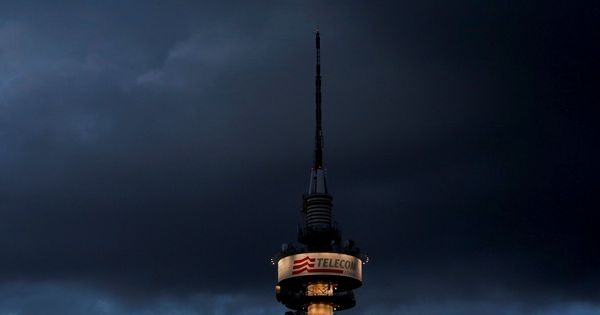Foto: La torre de Telecom Italia ante una tormenta en Roma (Italia). (Reuters)