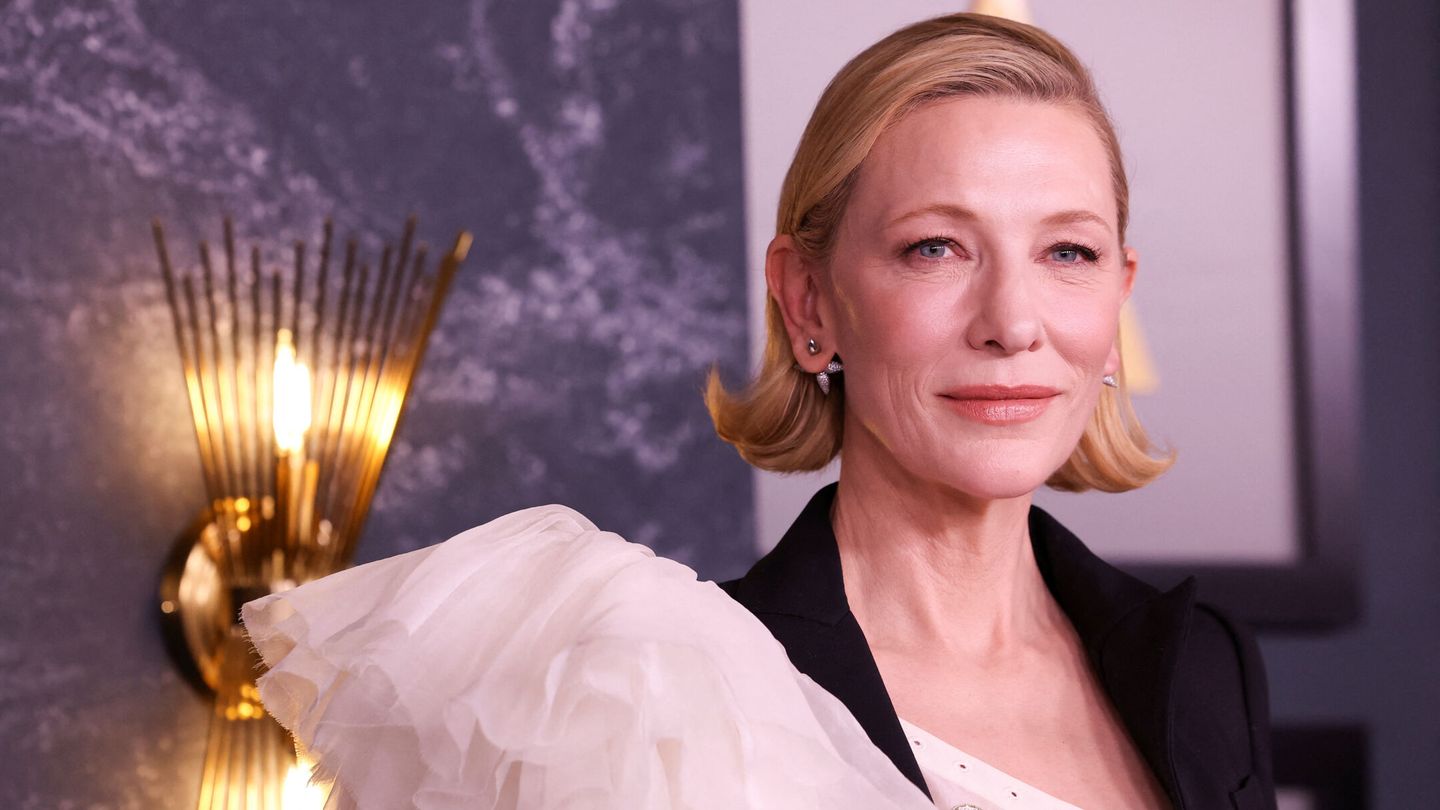Cate Blanchett, con bob efecto mojado y las facciones realzadas por el corte de pelo. (Reuters/Mario Anzuoni)