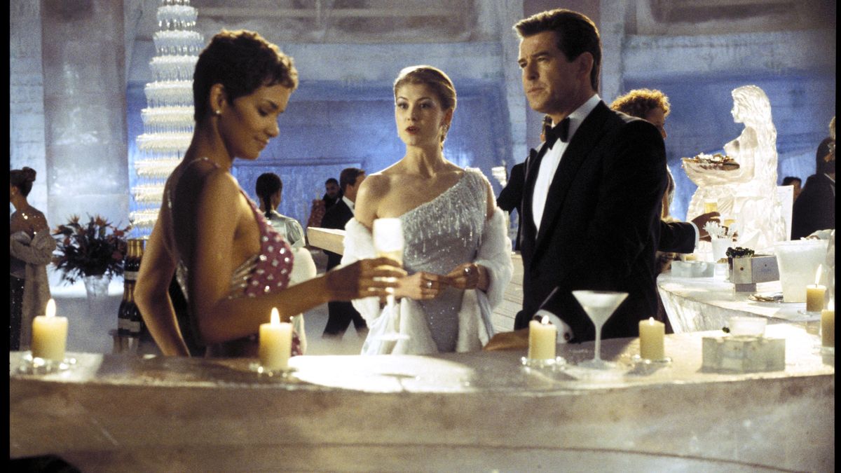 Pierce Brosnan pide que el próximo James Bond sea una mujer