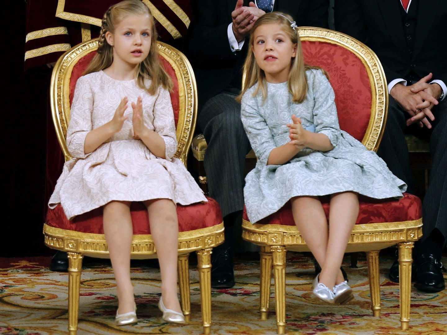 La princesa Leonor y la infanta Sofía, el día de la proclamación del rey Felipe. (EFE)