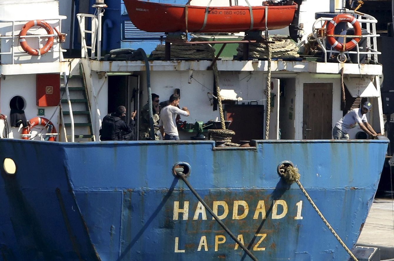 El 'Haddad 1', retenido en el puerto de Heraclión, en la isla griega de Creta, en septiembre de 2015. (Reuters)