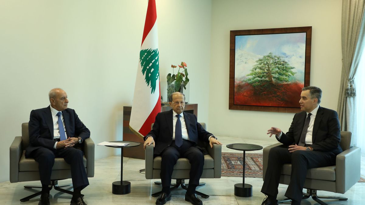 El Líbano elige al diplomático Adib como primer ministro tras la explosión en Beirut