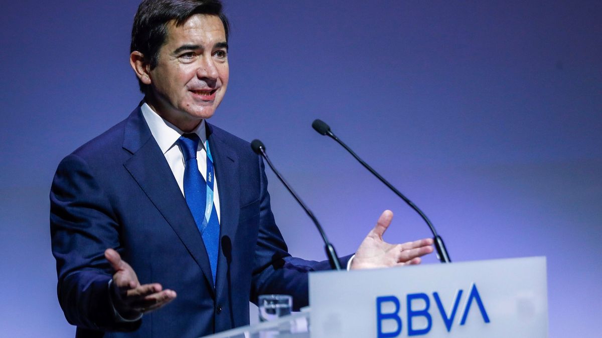 BBVA gana 2.442 millones, un 3,7% menos, por la venta de Chile y mayores provisiones