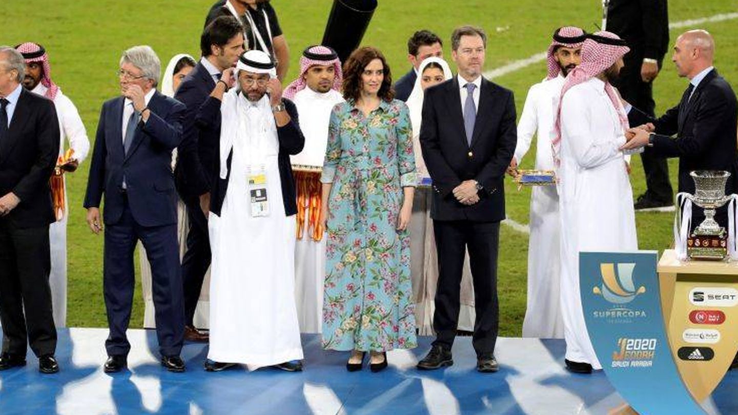 Imagen de la entrega de trofeos de la final de la Supercopa de España disputada este año en Arabia Saudí. (EFE)