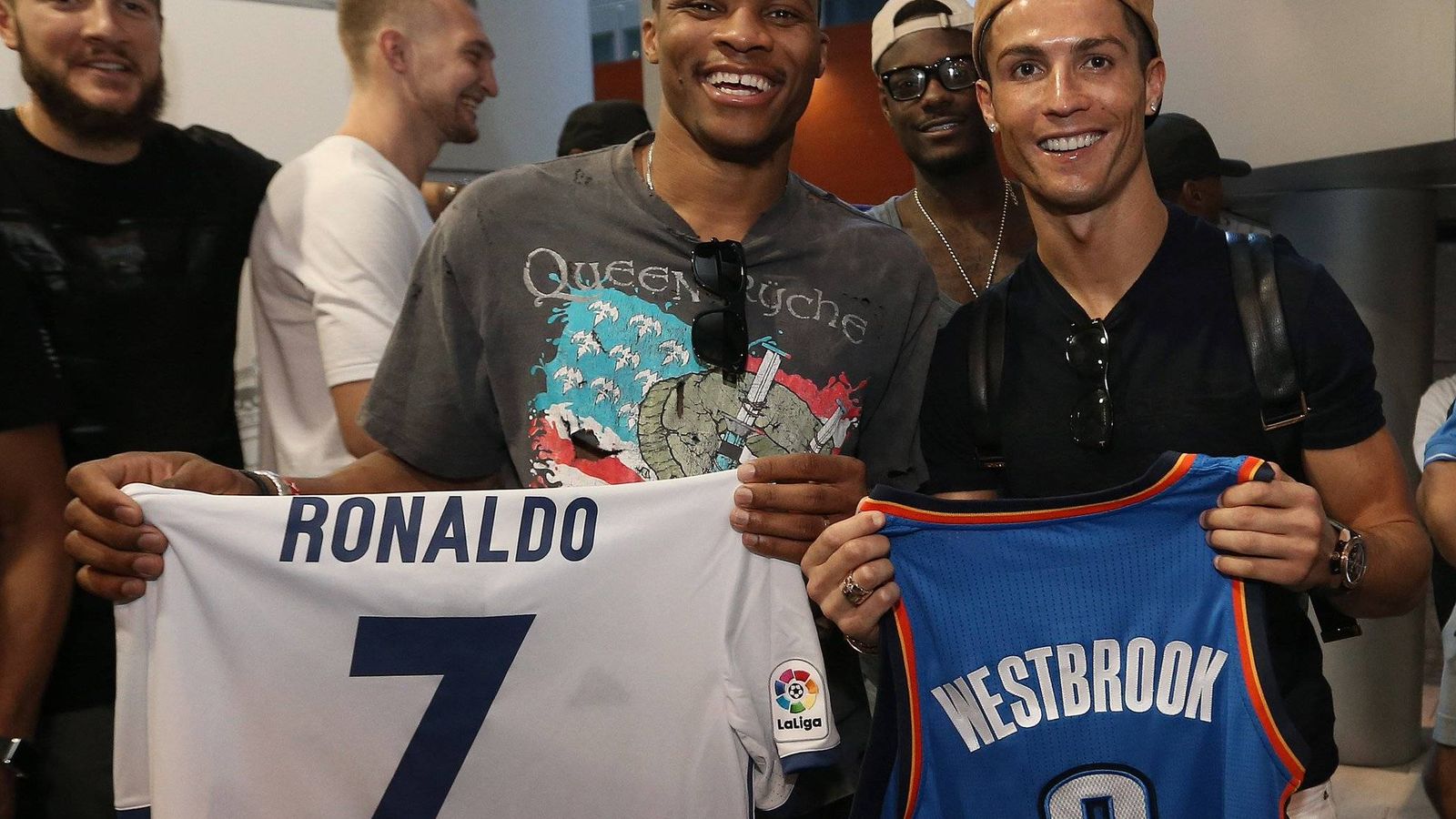 Foto: Russell Westbrook y Cristiano Ronaldo en el Santiago Bernabéu (Foto: NBA)