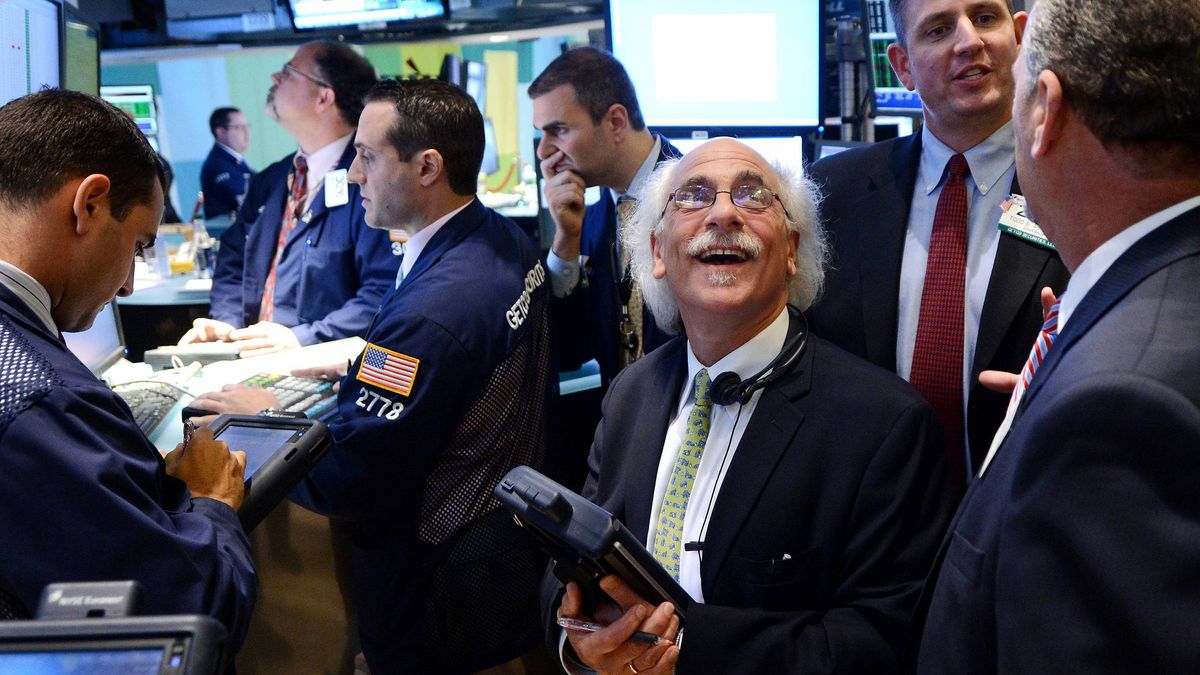 Wall Street sube más de un 2% animado por un posible desbloqueo político