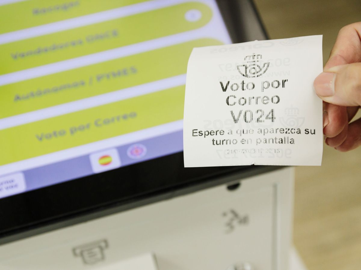 Foto: Puedes depositar tu voto en cualquier oficina de Correos. (Europa Press/Carlos Luján)