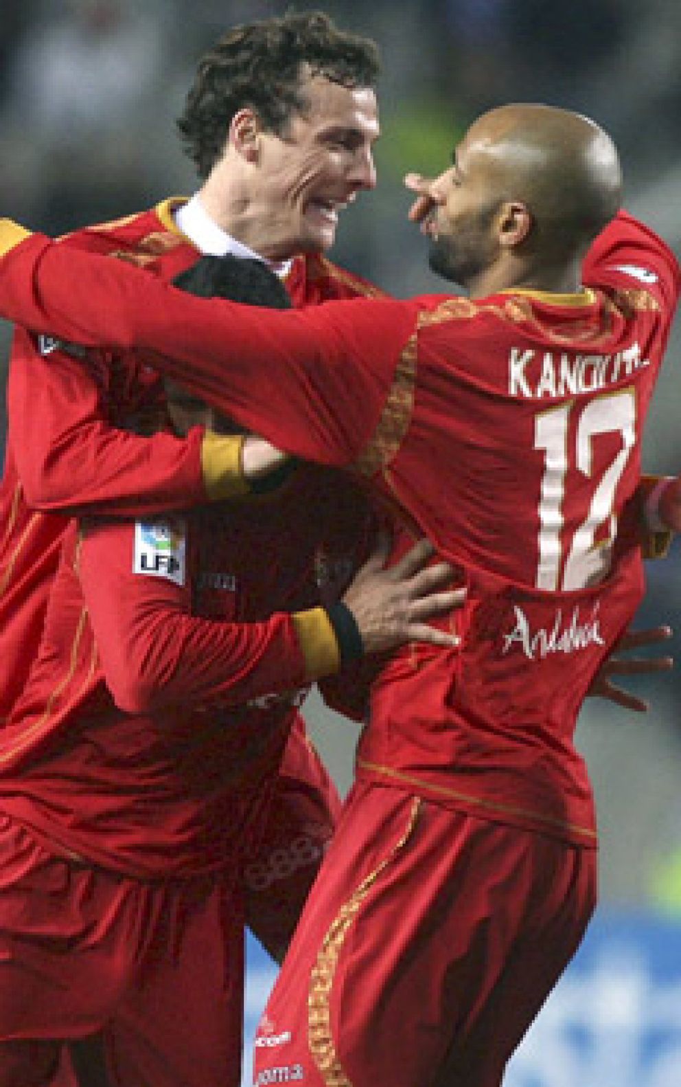 Foto: Kanouté coloca al Espanyol como farolillo rojo
