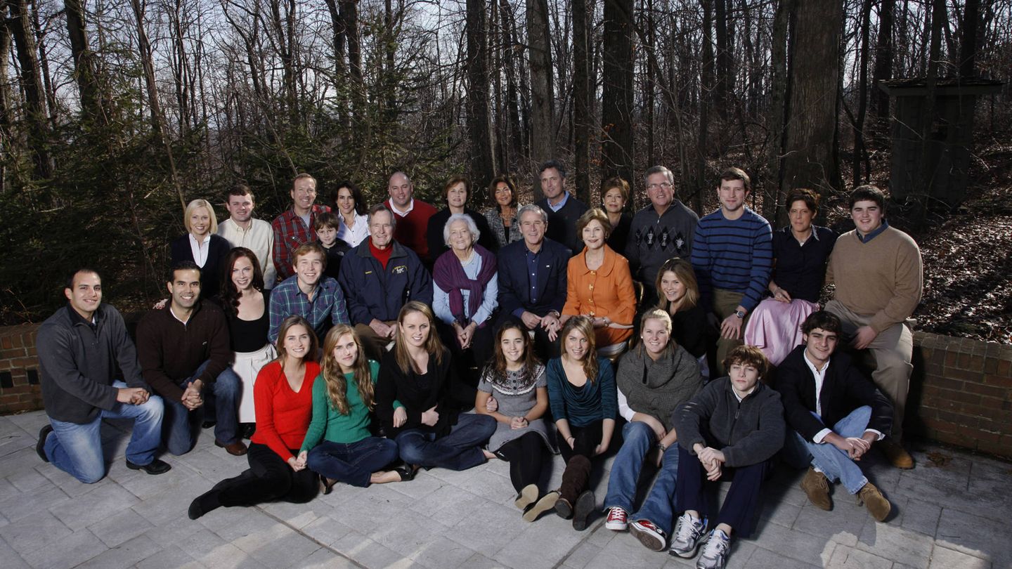 Reunión de la familia Bush en las navidades de 2008. (Getty)