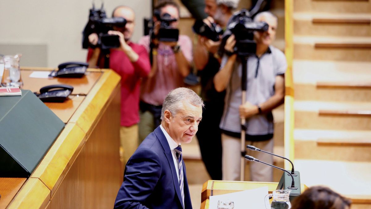 El Gobierno Vasco aprueba la prórroga de Presupuestos y se lo comunica al Parlamento