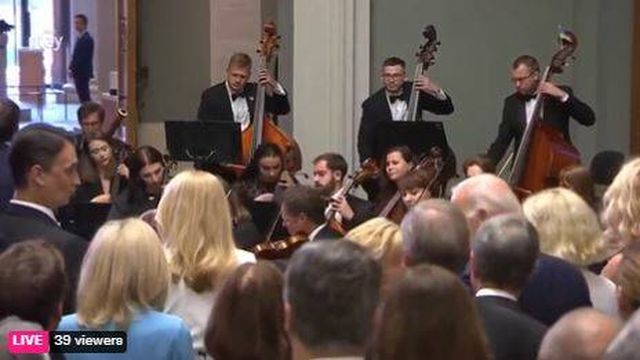 La orquesta interpreta una de las piezas. (RTVE)