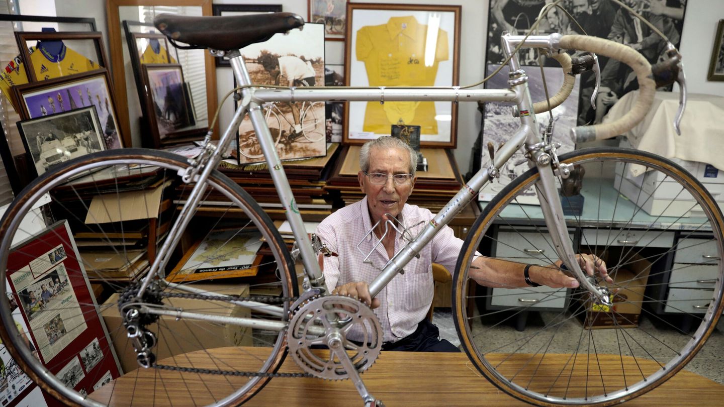 Bahamontes, historia viva del ciclismo mundial. (Reuters/Sergio Pérez)