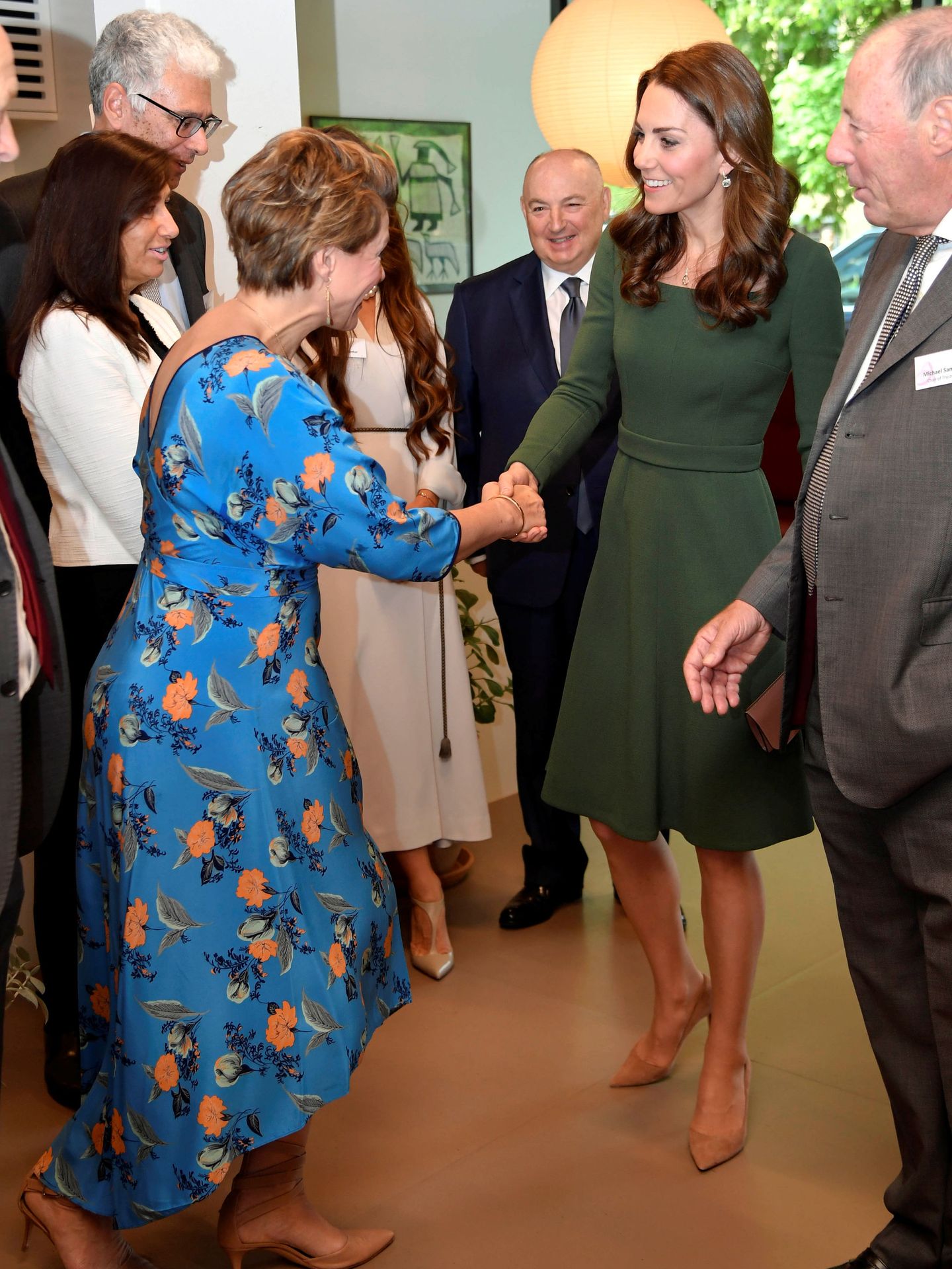La duquesa saludando. (Reuters)