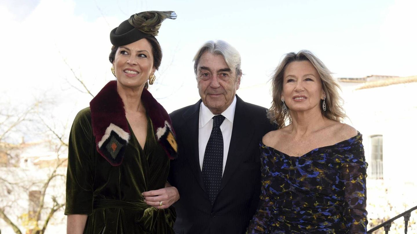 Alberto Cortina, Elena Cué y Myriam Lapique. (Cordon Press)