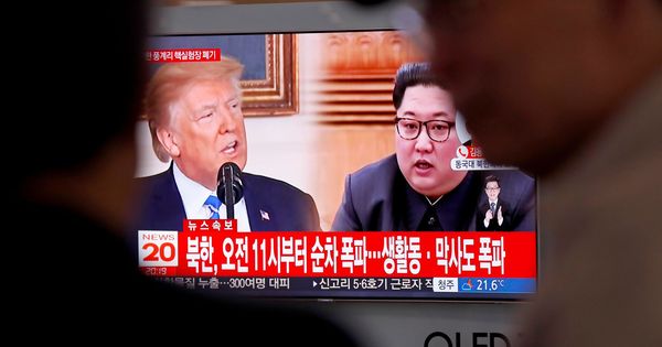 Foto: Varios surcoreanos siguen por televisión informaciones referidas a los líderes norcoreano, Kim Jong-un, y estadoundiense, Donald Trump, en la Estación de Seúl. (EFE)